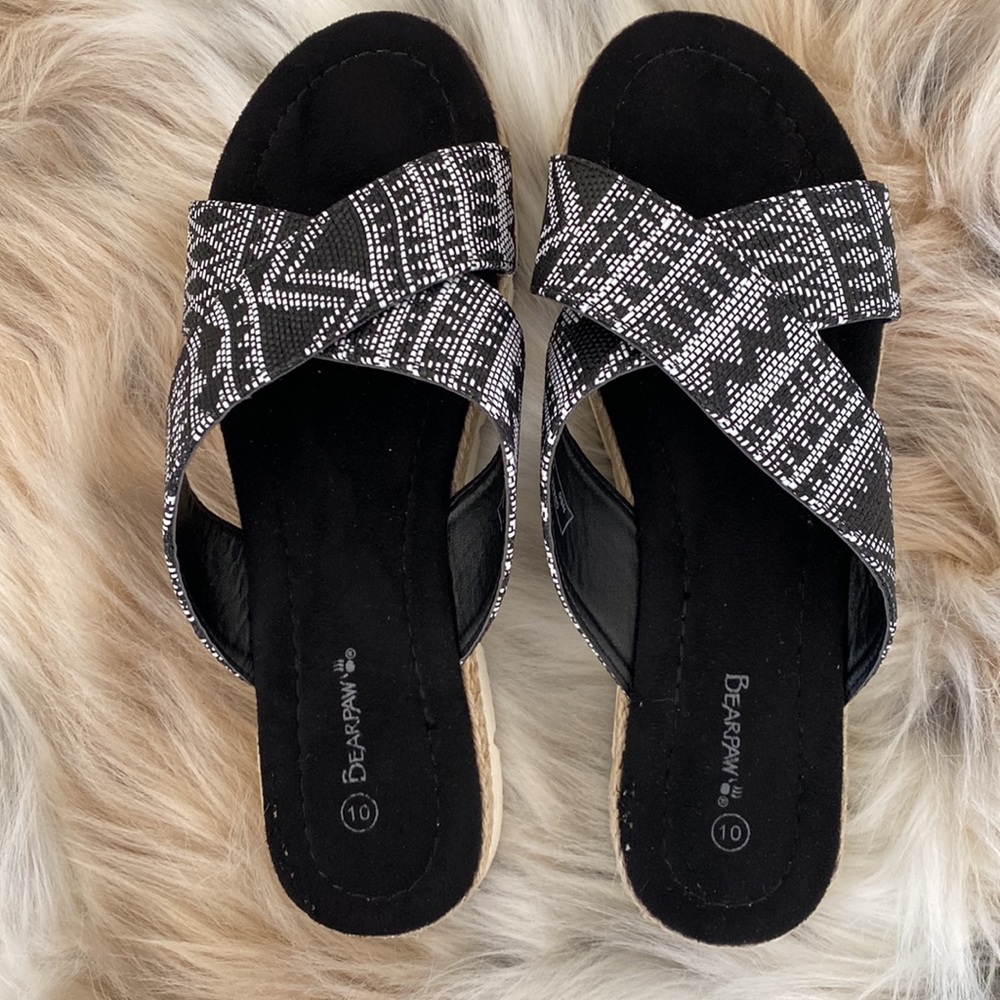 BearPaw slides black and white pattern straps women's size 10